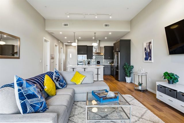 5921 Hi Line RD 2304, Austin, TX 78734