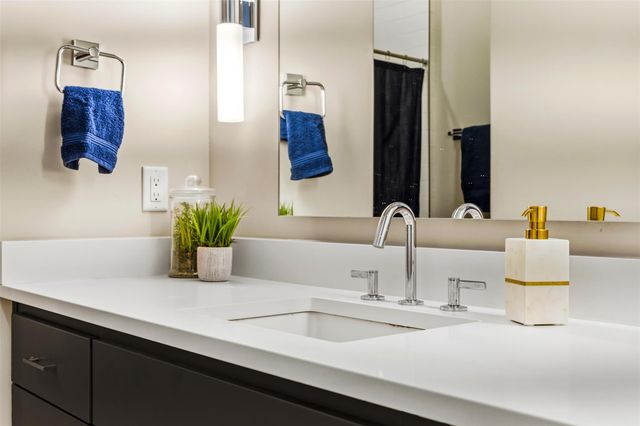 5921 Hi Line RD 2304, Austin, TX 78734