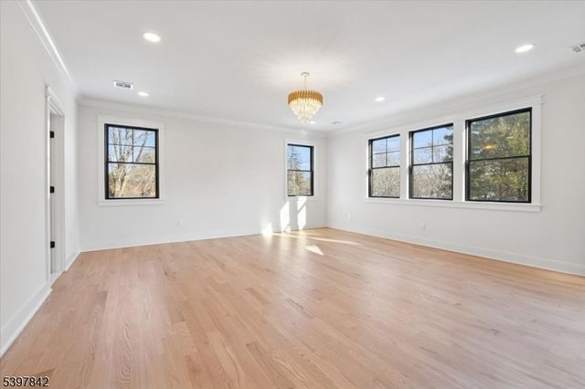 32 Felch Rd, Florham Park Boro, NJ 07932