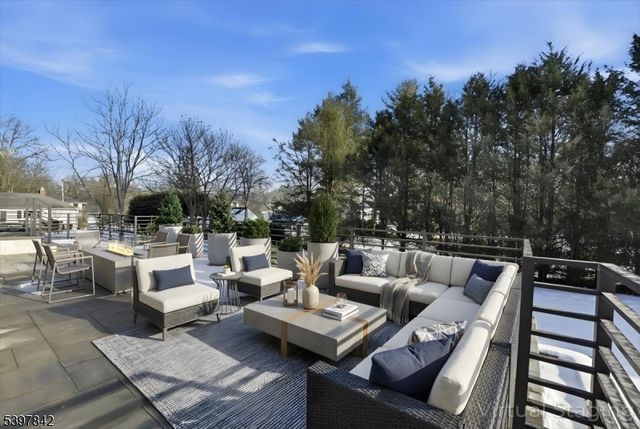 32 Felch Rd, Florham Park Boro, NJ 07932