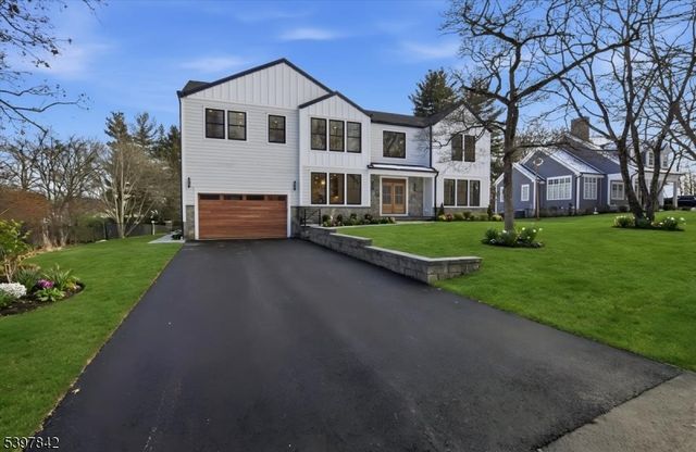 32 Felch Rd, Florham Park Boro, NJ 07932
