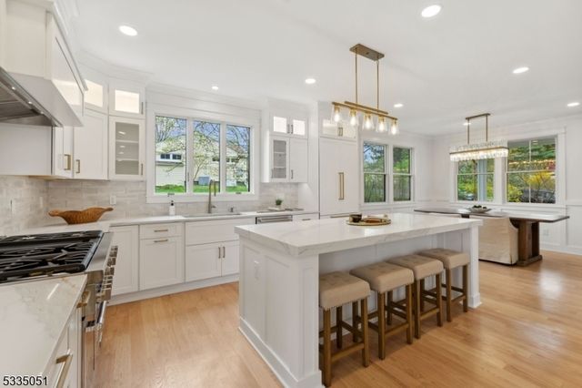 32 Felch Rd, Florham Park Boro, NJ 07932