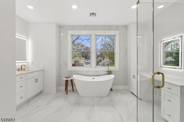 32 Felch Rd, Florham Park Boro, NJ 07932