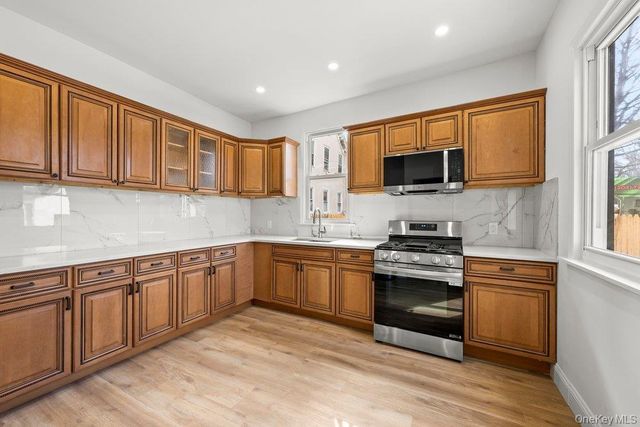 10 S 14th Avenue, Mount Vernon, NY 10550