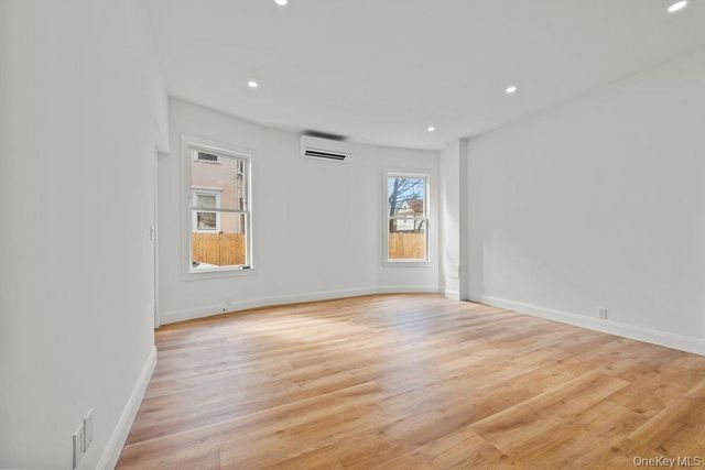 10 S 14th Avenue, Mount Vernon, NY 10550