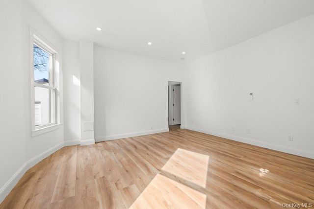 10 S 14th Avenue, Mount Vernon, NY 10550