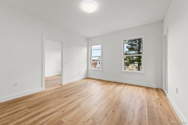 10 S 14th Avenue, Mount Vernon, NY 10550