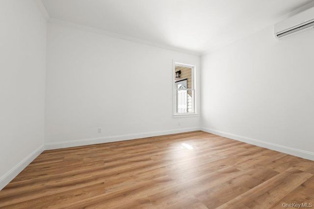 10 S 14th Avenue, Mount Vernon, NY 10550