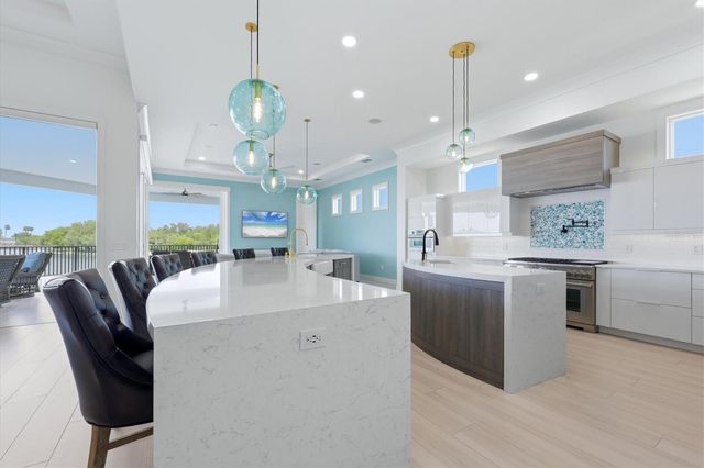 387 S SHORE DRIVE, Sarasota, FL 34234