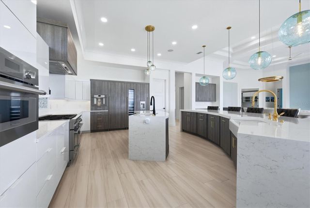 387 S SHORE DRIVE, Sarasota, FL 34234