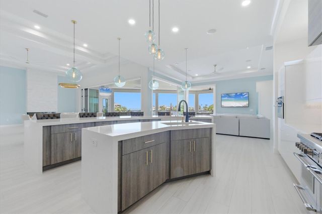 387 S SHORE DRIVE, Sarasota, FL 34234