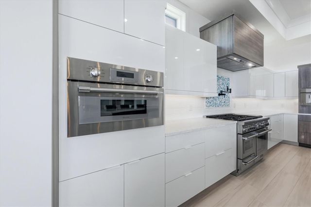 387 S SHORE DRIVE, Sarasota, FL 34234