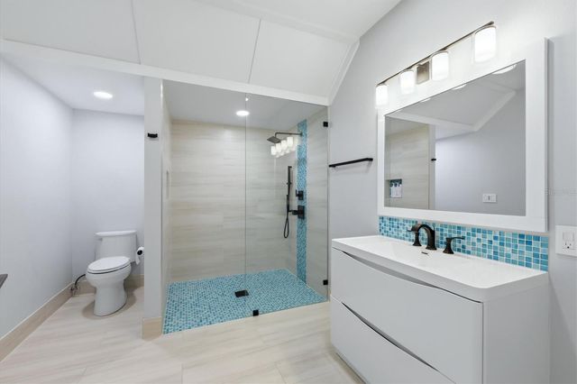 387 S SHORE DRIVE, Sarasota, FL 34234