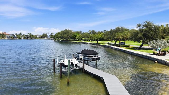 387 S SHORE DRIVE, Sarasota, FL 34234