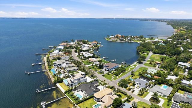 387 S SHORE DRIVE, Sarasota, FL 34234
