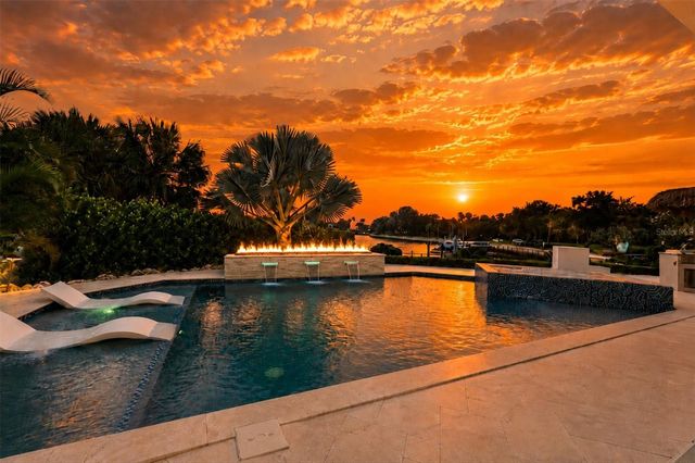 387 S SHORE DRIVE, Sarasota, FL 34234