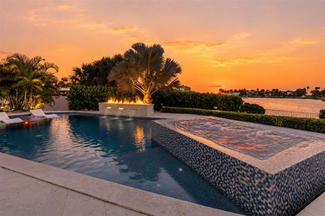 387 S SHORE DRIVE, Sarasota, FL 34234