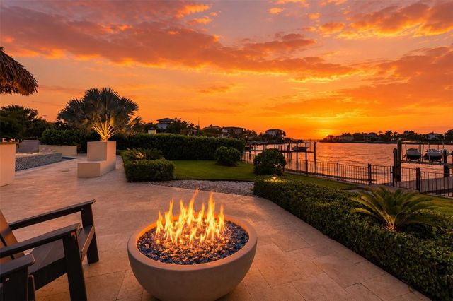 387 S SHORE DRIVE, Sarasota, FL 34234