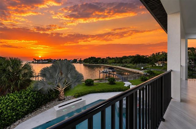 387 S SHORE DRIVE, Sarasota, FL 34234