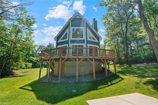 686 SweetWater Road, Boomer, NC 28606