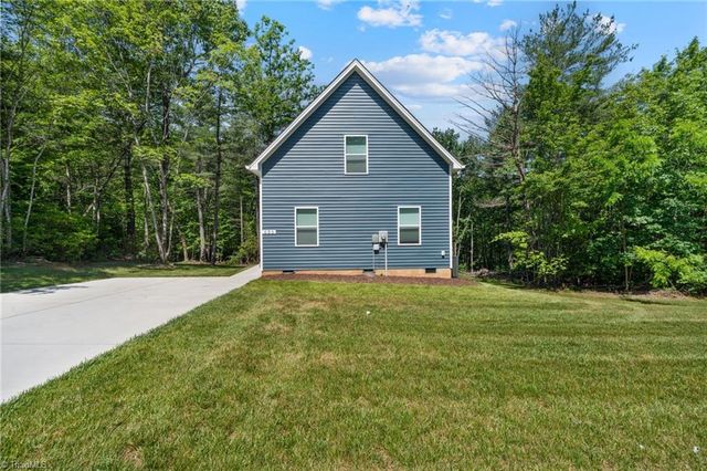 686 SweetWater Road, Boomer, NC 28606