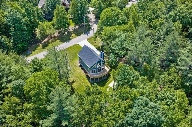 686 SweetWater Road, Boomer, NC 28606