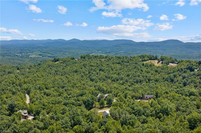 686 SweetWater Road, Boomer, NC 28606