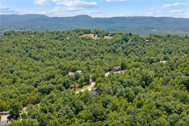 686 SweetWater Road, Boomer, NC 28606