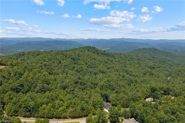 686 SweetWater Road, Boomer, NC 28606