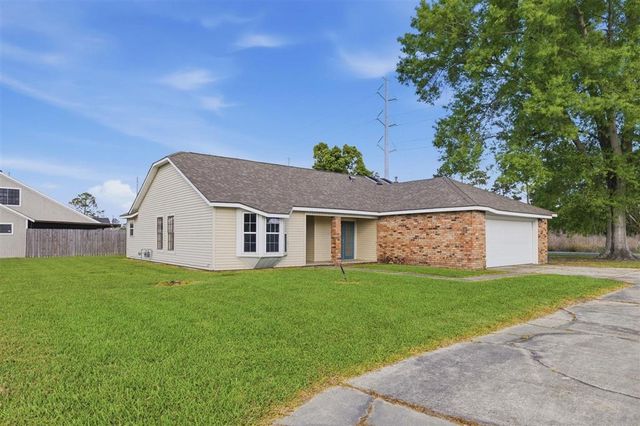 5680 Spanish Mission Court, Lake Charles, LA 70605