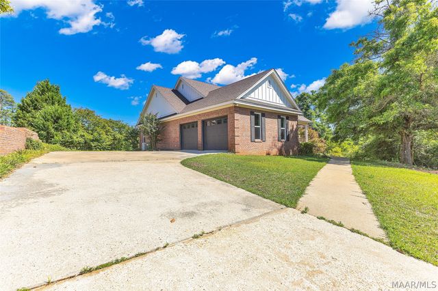 221 Doe Drive, Prattville, AL 36067