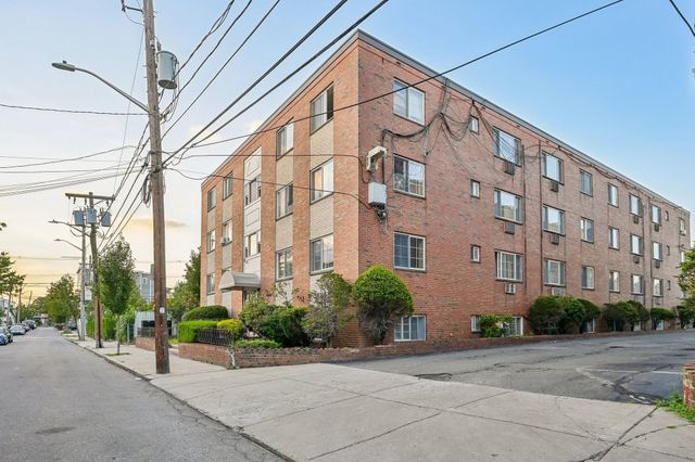 21 Staples Ave 23, Everett, MA 02149