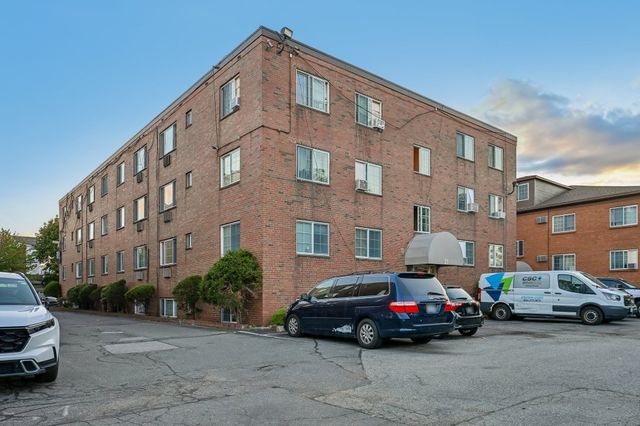 21 Staples Ave 23, Everett, MA 02149