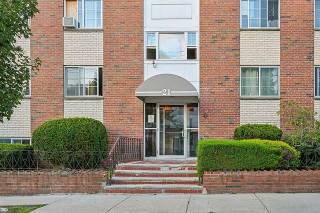 21 Staples Ave 23, Everett, MA 02149