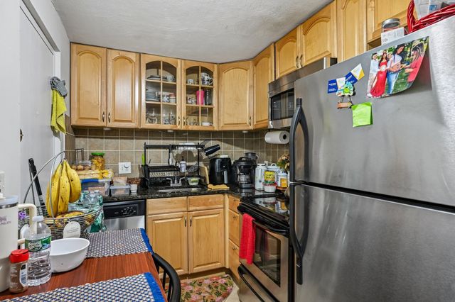 21 Staples Ave 23, Everett, MA 02149