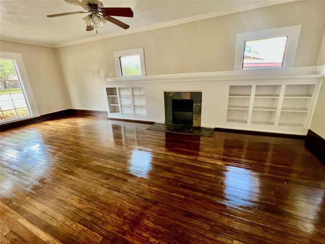 1018 S Seaman Street, Eastland, TX 76448