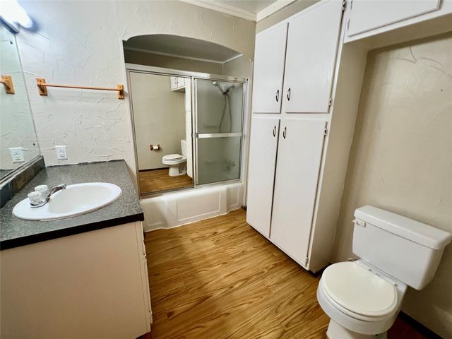 1018 S Seaman Street, Eastland, TX 76448