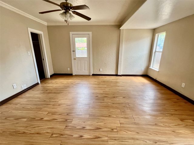 1018 S Seaman Street, Eastland, TX 76448