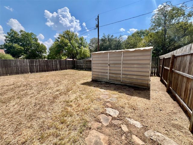 1018 S Seaman Street, Eastland, TX 76448