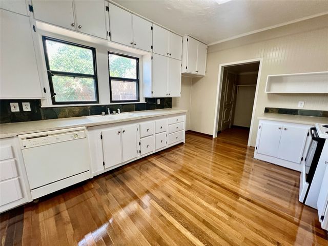 1018 S Seaman Street, Eastland, TX 76448