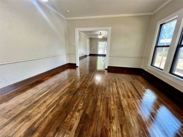 1018 S Seaman Street, Eastland, TX 76448