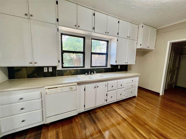 1018 S Seaman Street, Eastland, TX 76448