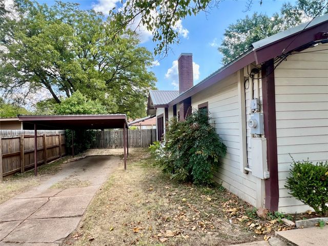 1018 S Seaman Street, Eastland, TX 76448