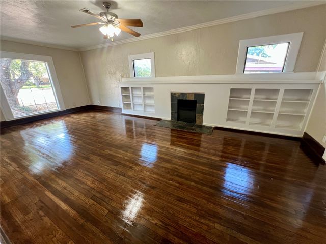 1018 S Seaman Street, Eastland, TX 76448