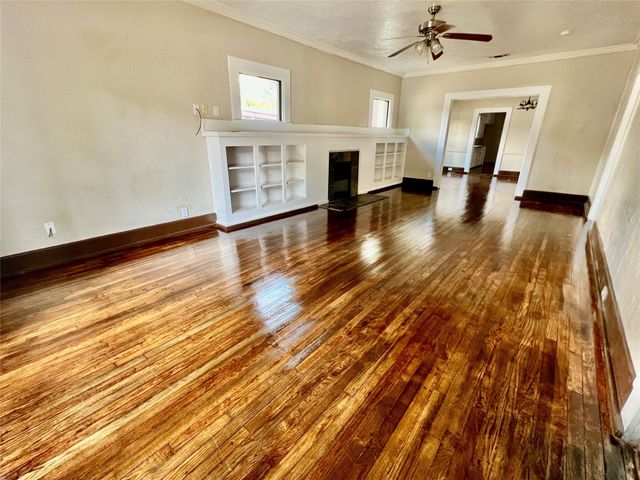 1018 S Seaman Street, Eastland, TX 76448