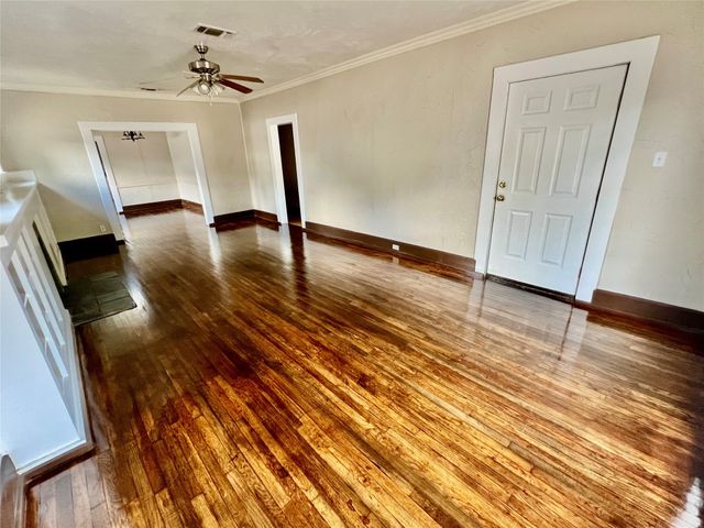 1018 S Seaman Street, Eastland, TX 76448