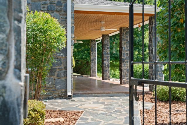 195 Oak Lane, Mars Hill, NC 28754