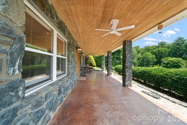195 Oak Lane, Mars Hill, NC 28754