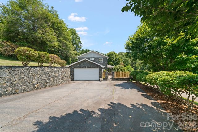 195 Oak Lane, Mars Hill, NC 28754