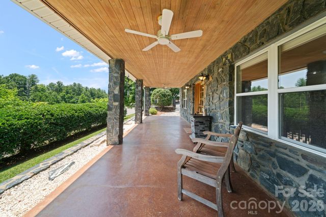 195 Oak Lane, Mars Hill, NC 28754